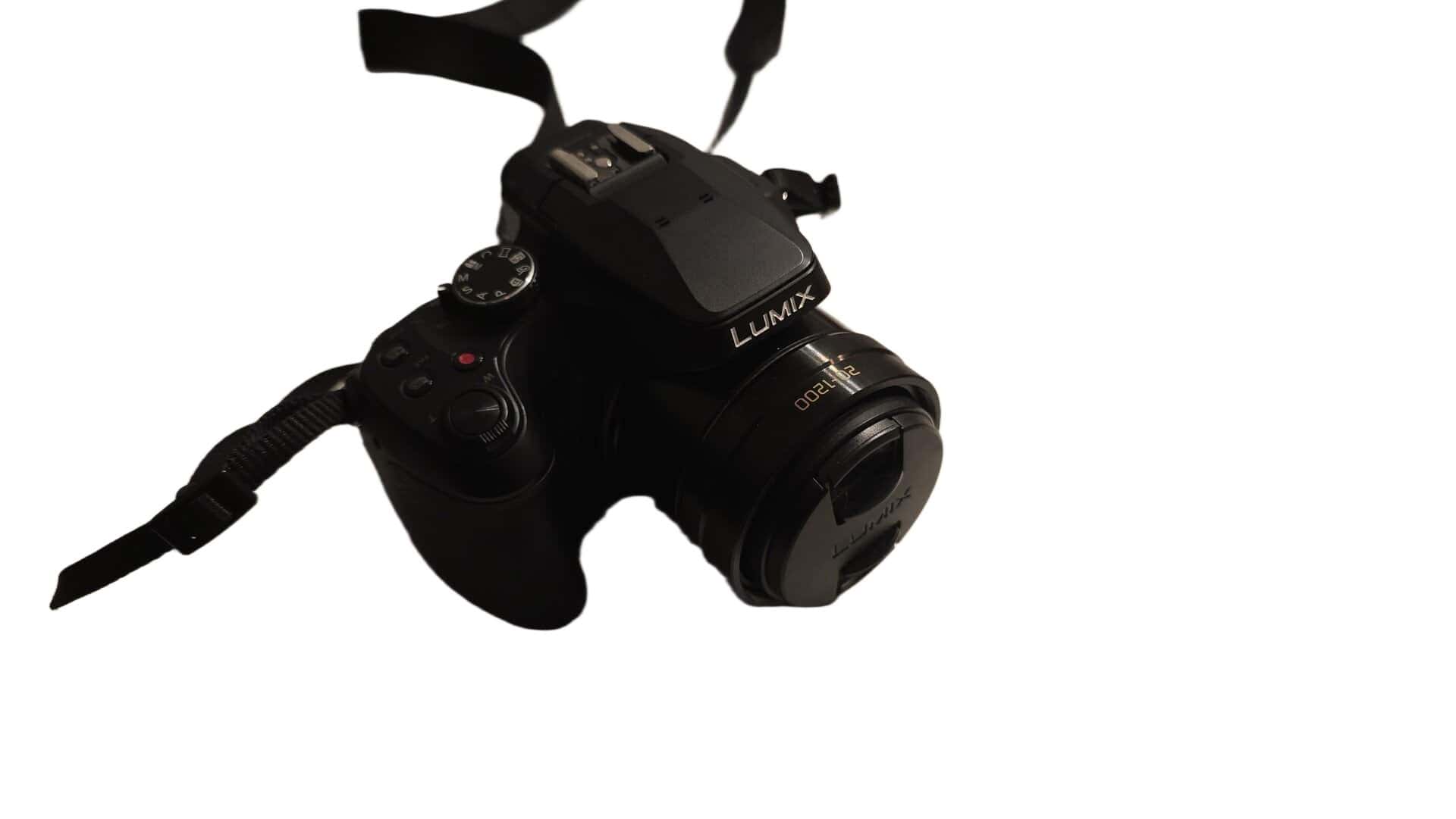 Hochwertige Digitalkamera mit wechselbarem Objektiv, ideal für professionelle Fotografie und kreative Bilder. Optimale Bildqualität und vielseitige Funktionen für Hobby- und Profifotografen.