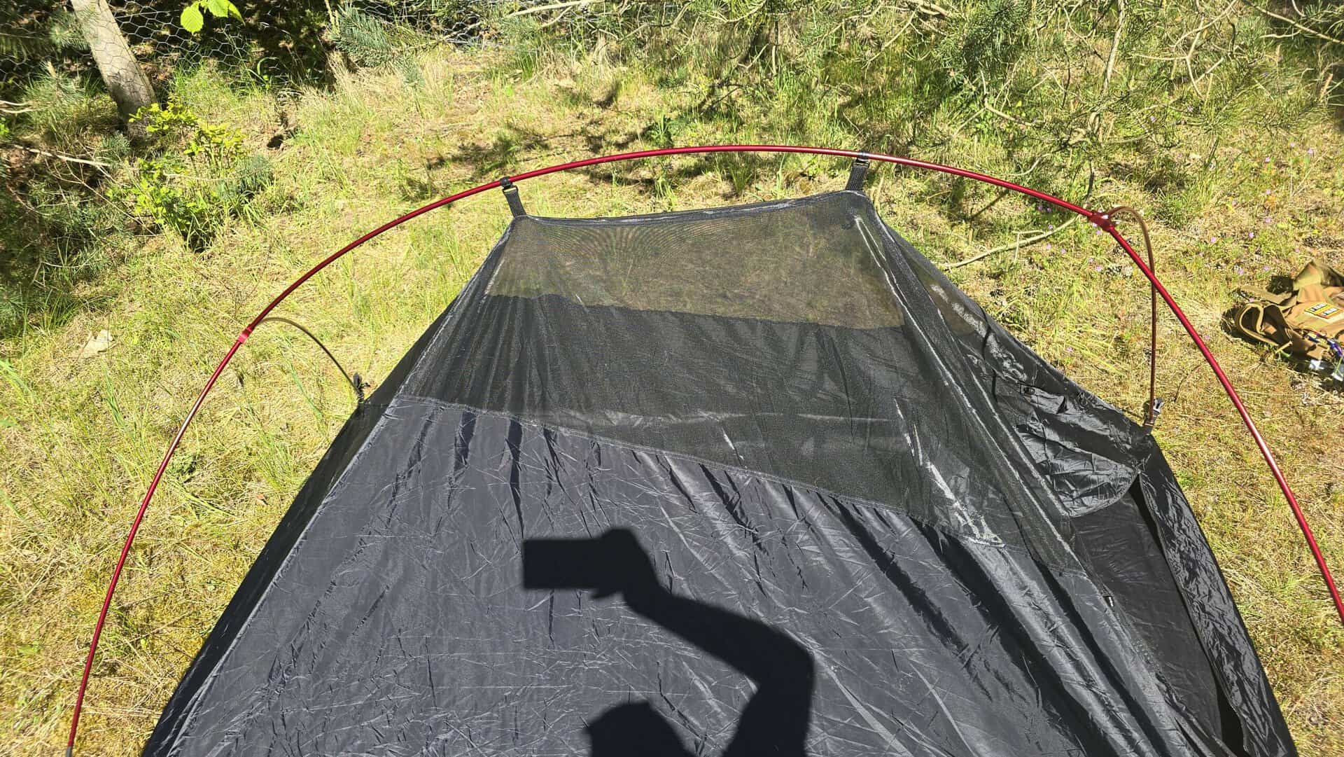 Ultraleichtes 2-Personen-Zelt, ideal für Camping und Trekking, nur 2 kg schwer, schnell auf- und abbaubar, perfekt für Outdoor-Abenteuer.