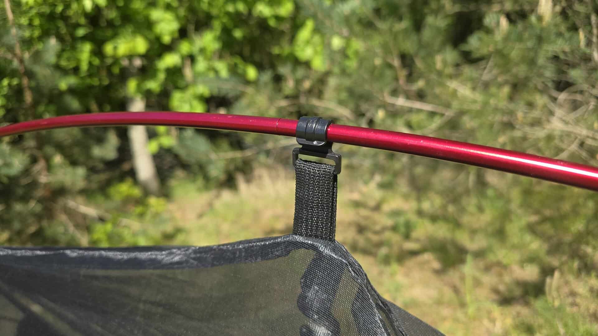 Leichtes 2-Personen-Zelt, ideal für Trekking und Camping, nur 2 kg Gewicht, perfekt für Outdoor-Abenteuer, einfach aufzubauen, wetterfest und komfortabel.
